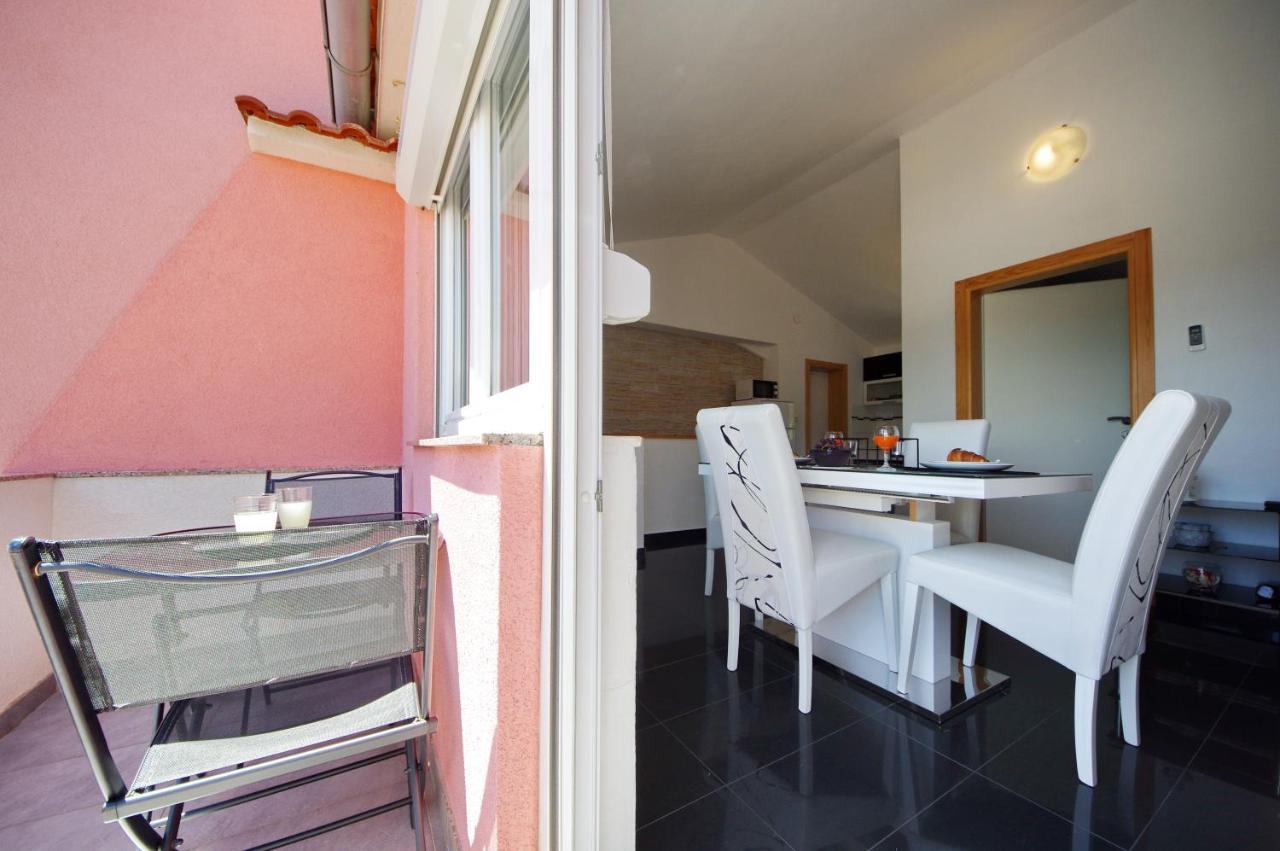 Apartmani Emili Sukosan Ngoại thất bức ảnh