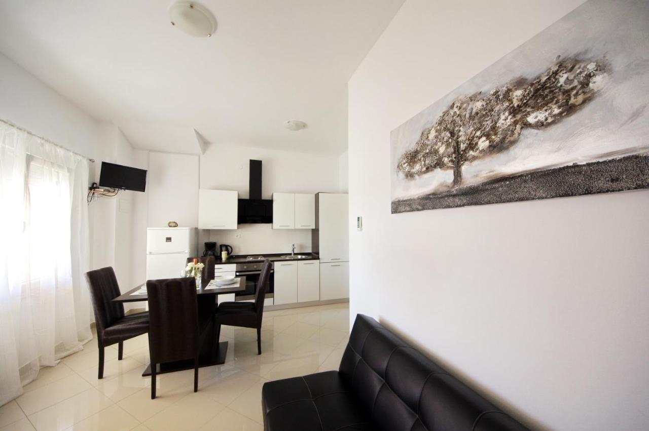Apartmani Emili Sukosan Ngoại thất bức ảnh