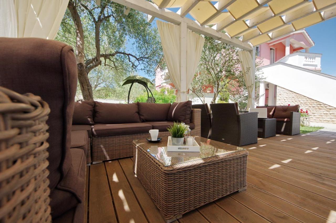 Apartmani Emili Sukosan Ngoại thất bức ảnh