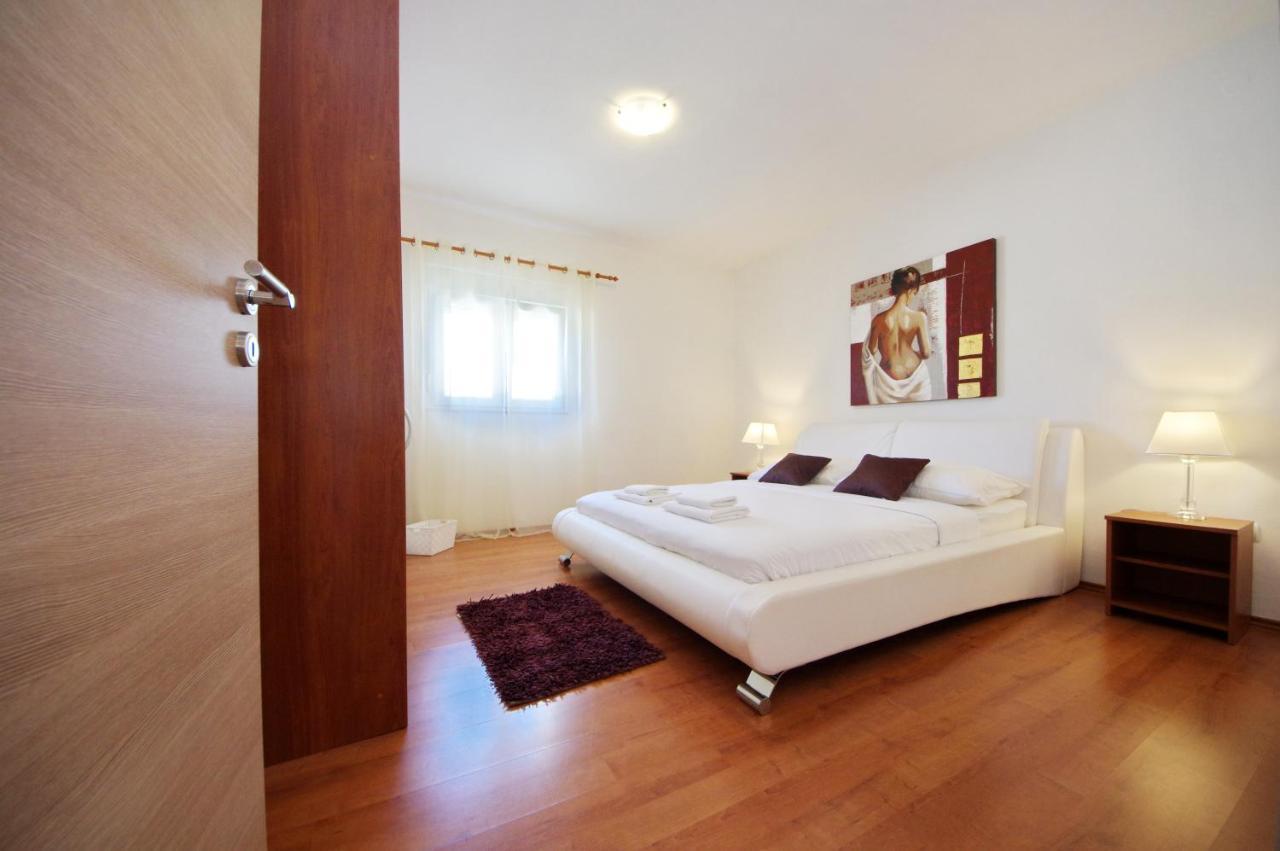 Apartmani Emili Sukosan Ngoại thất bức ảnh