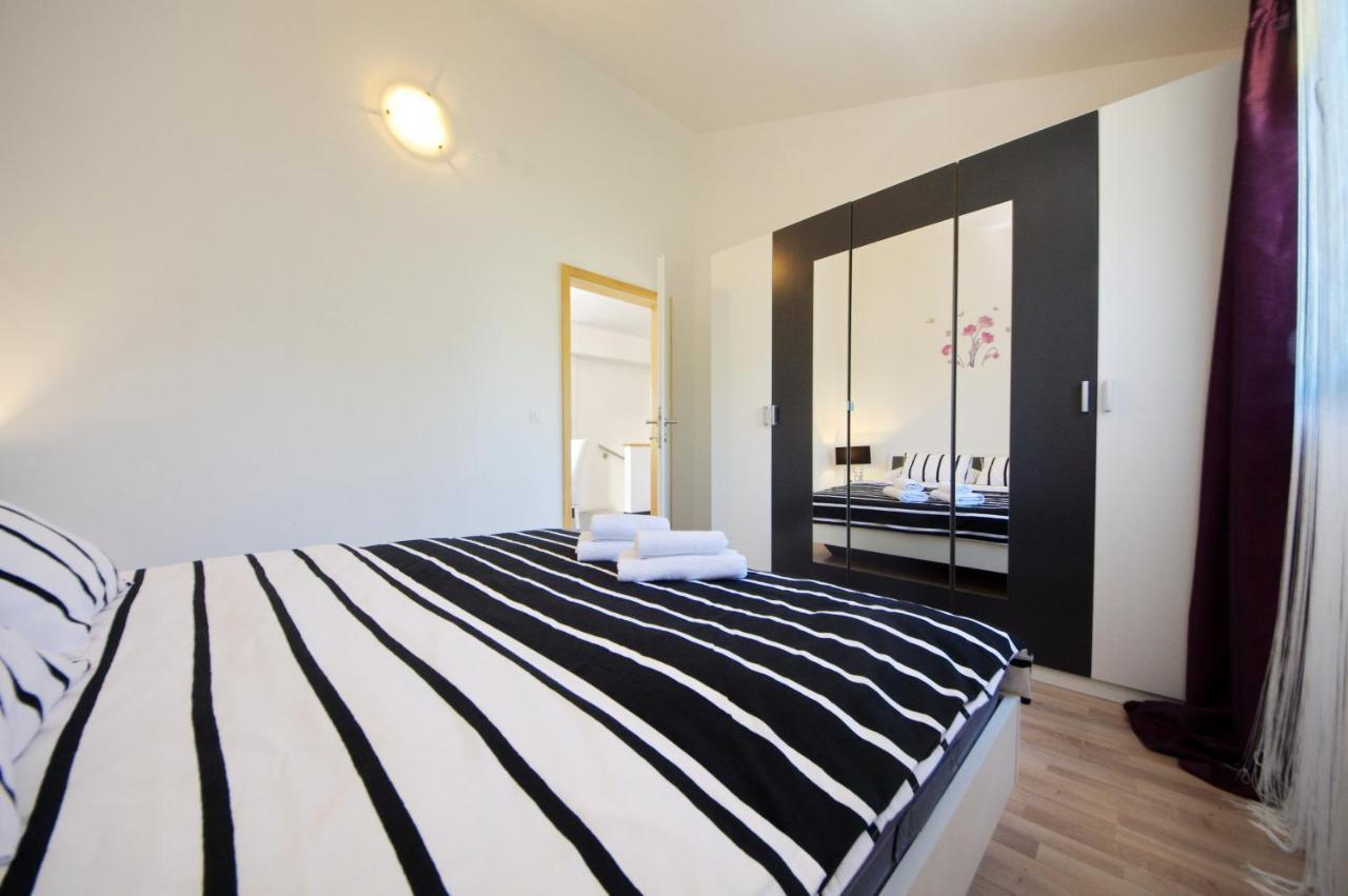 Apartmani Emili Sukosan Ngoại thất bức ảnh