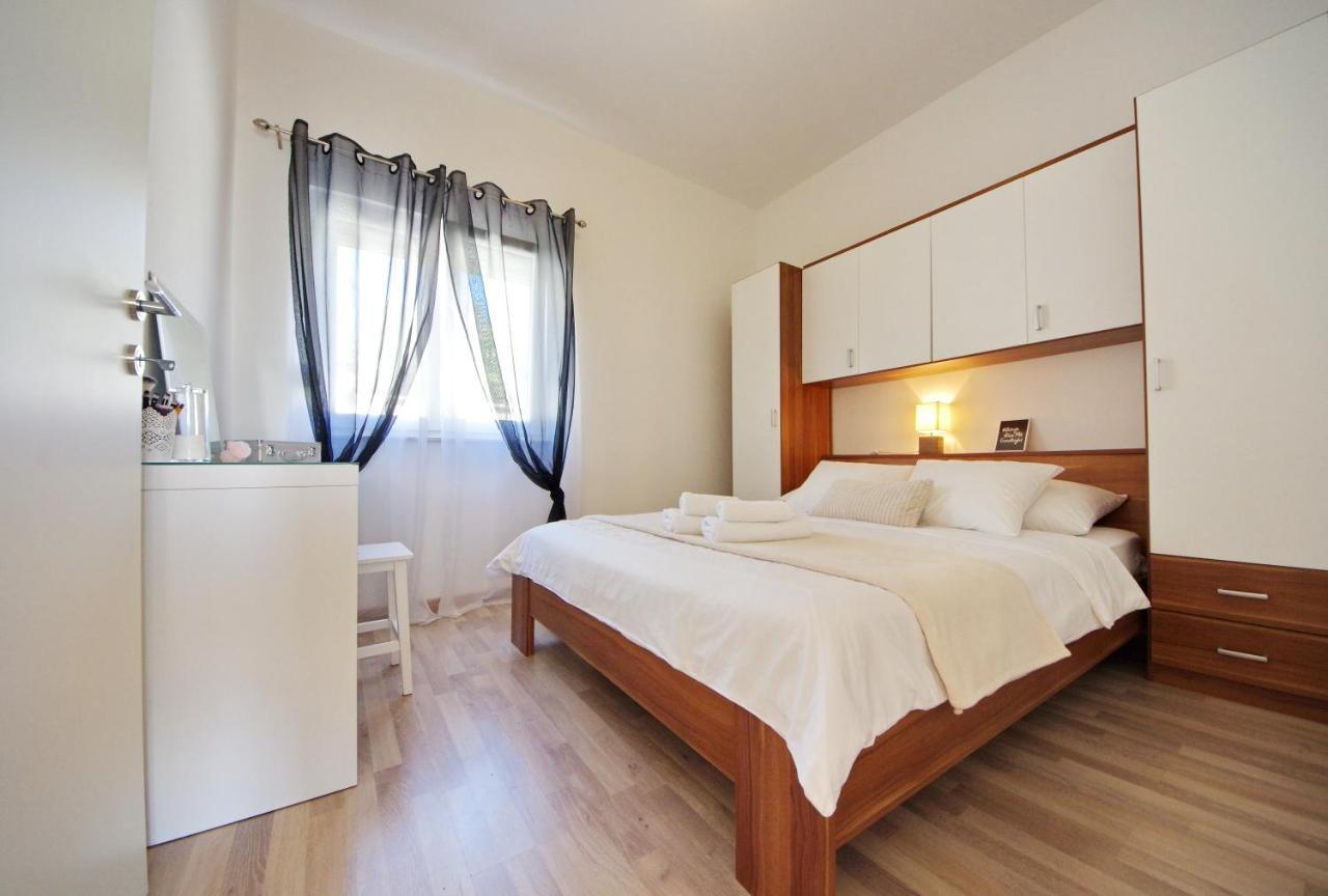 Apartmani Emili Sukosan Ngoại thất bức ảnh